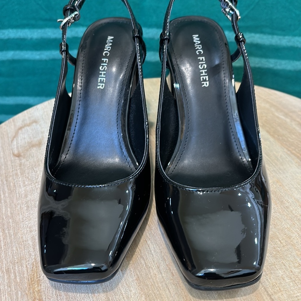Marc Fisher square toe sling back chunky heels sz 6 1/2 M.